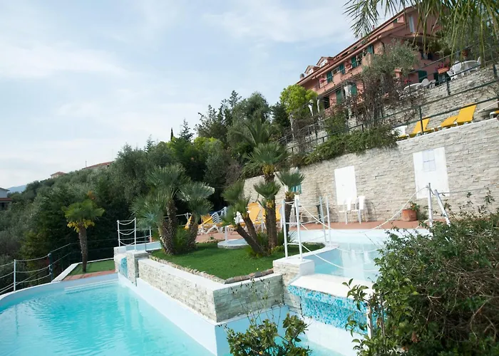 Fuer 4 Personen In Imperia Imperia